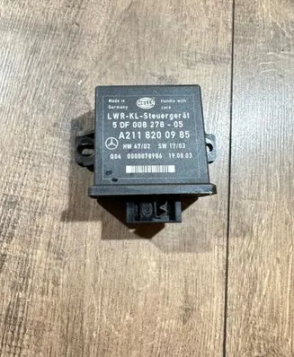 Mercedes-Benz E W211 Light module LCM 5DF00827805 0000078986 A2118200985