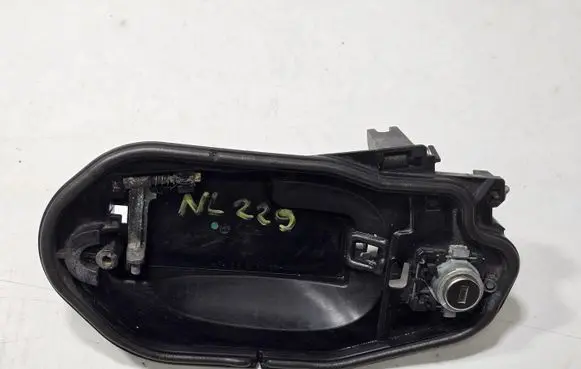 BMW 5 E60 E61 Front door exterior handle/bracket 7191615