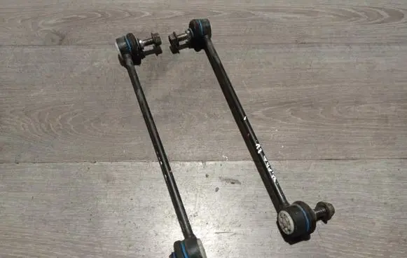 Front anti-roll bar/stabilizer link