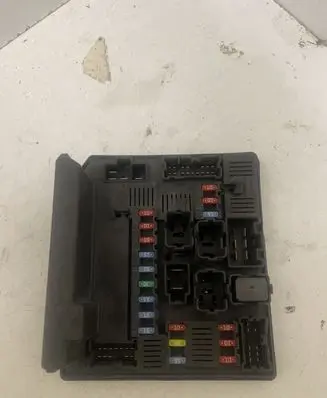 Nissan Qashqai Fuse module 284B7JD000