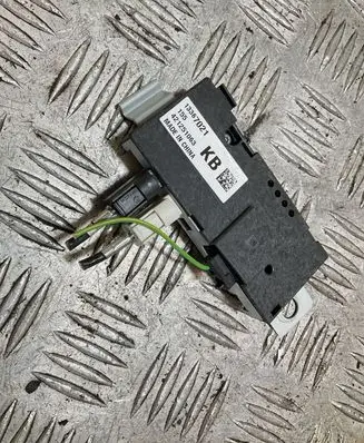 Opel Astra J Aerial antenna amplifier 13367021