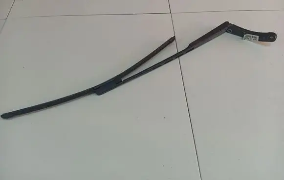 Audi A6 S6 C6 4F Front wiper blade arm 