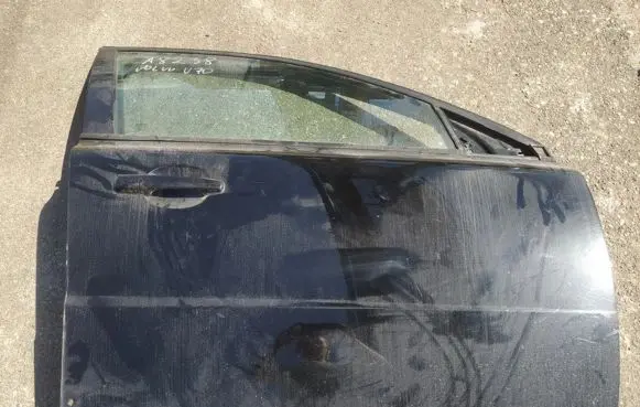 Volvo V70 Front door juodos