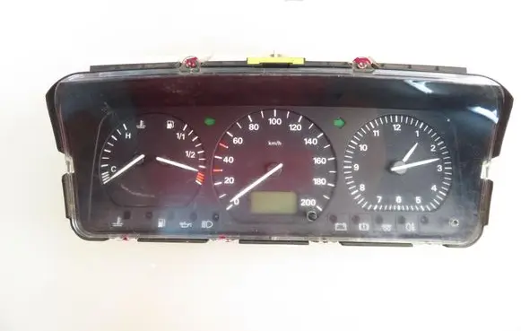 Speedometer (instrument cluster)