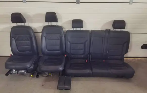 Volkswagen Touareg II Seat and door cards trim set 