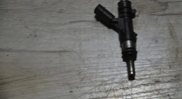 Fuel injector