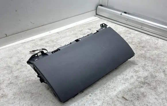 Tesla Model 3 Glove box 108334081K 156571400A 2022113106