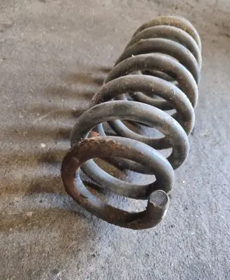 Suzuki Grand Vitara II Rear coil spring