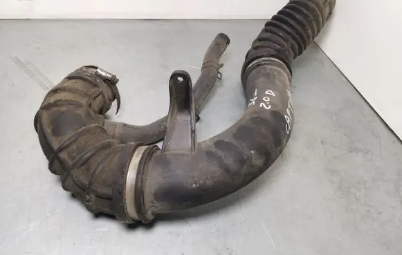 Chevrolet Captiva Air intake hose/pipe 96628984