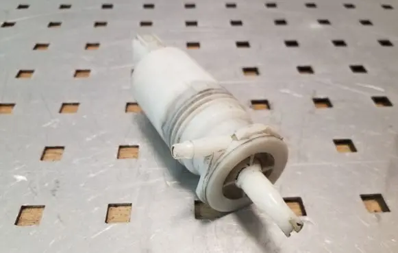 Chrysler Grand Voyager IV Windscreen/windshield washer pump