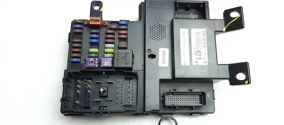 KIA Carnival Fuse module 97RA010046 M6546
