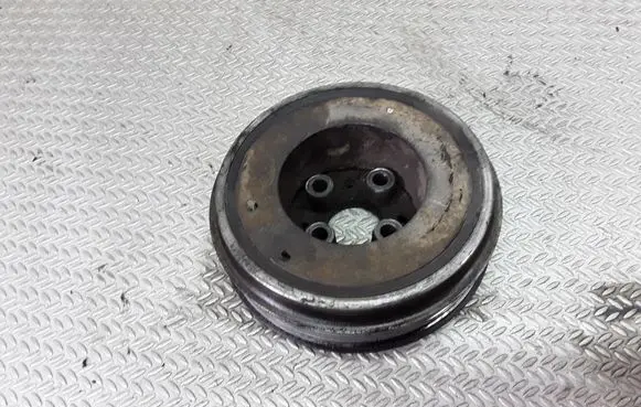 Volkswagen Golf IV Crankshaft pulley