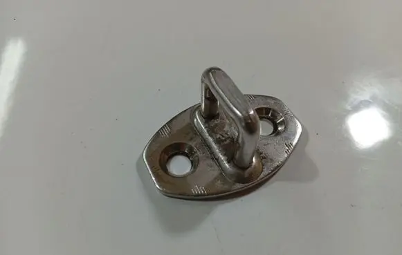 Audi A2 Front door lock loop/hook striker 8Z0837033