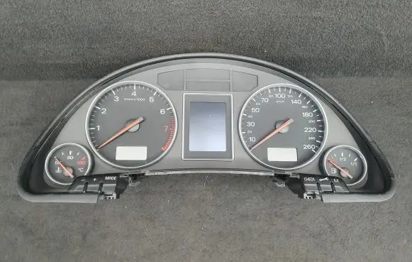 Audi A4 S4 B6 8E 8H Speedometer (instrument cluster) 8E0920900H RB4