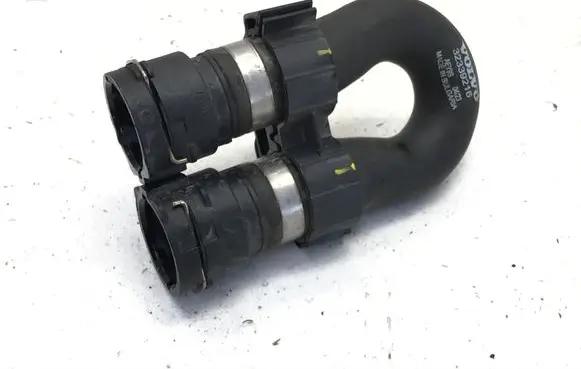 Volvo XC40 Engine coolant pipe/hose 32339216