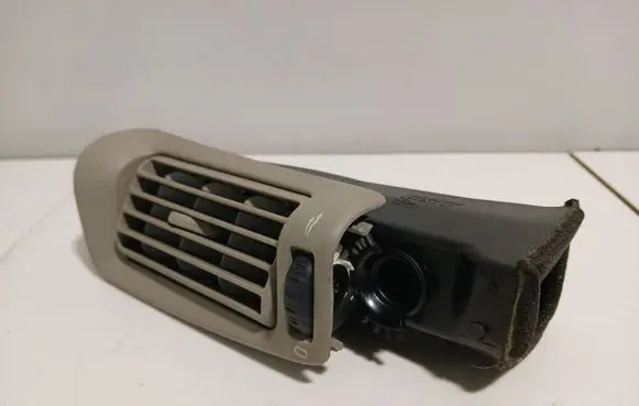 Volvo XC90 Dash center air vent grill 8641828