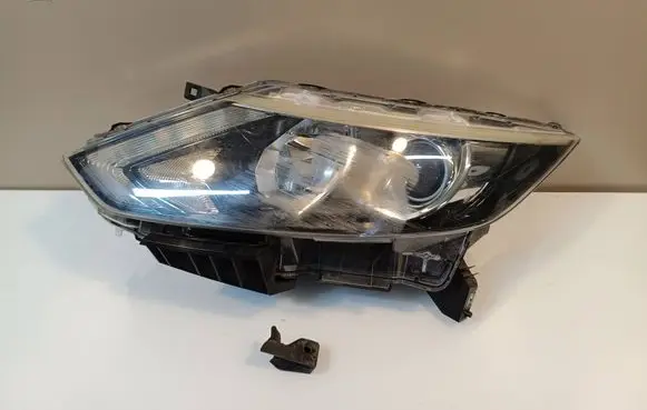 Nissan Qashqai Headlight/headlamp 10018013