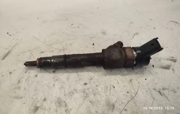 Volvo S40, V40 Fuel injector
