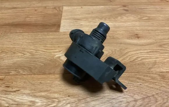 BMW 5 E60 E61 Electric auxiliary coolant/water pump 70207801 6919700
