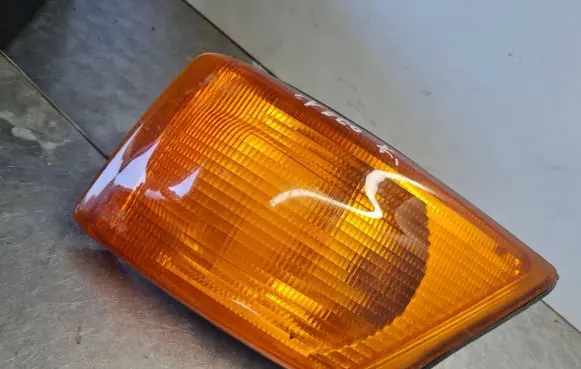 Iveco Daily 35 - 40.10 Front indicator light 1315106148