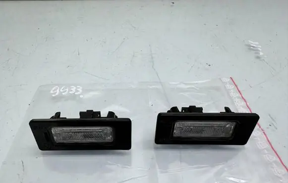 Audi Q5 SQ5 Number plate light 8T0943021