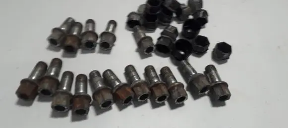 Seat Leon (5F) Nuts/bolts 