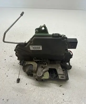 Volkswagen Golf IV Front door lock 3B1837016AD