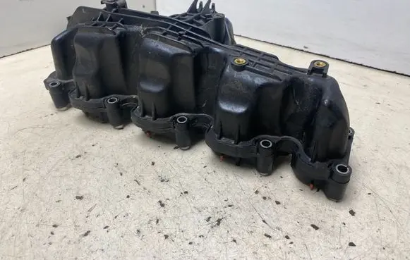 Volkswagen Golf VI Intake manifold 03L129711