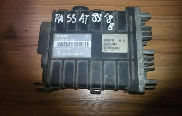 Volkswagen PASSAT B3 Engine control unit/module 0280000739 443907403g