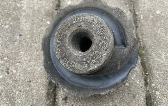 Audi Q5 SQ5 Rear coil spring rubber mount 8K0512149C