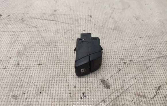 BMW 5 F10 F11 Hazard light switch 9161896 61319161896