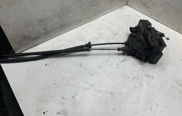 Hyundai Santa Fe Front door lock 813202BXXX