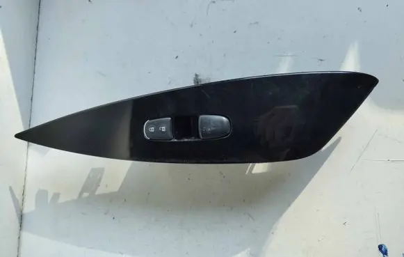 Nissan Leaf I (ZE0) Rear door window switch trim 809603NL0A