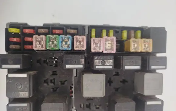 Ford Transit Fuse module 6C1T14401
