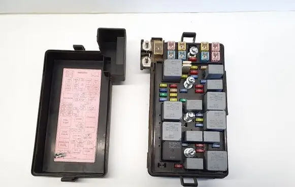 Chevrolet Epica Fuse box set 96647287