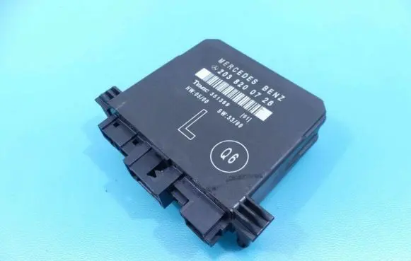 Mercedes-Benz C W203 Central body control module 2038200726 IMPRK1010342