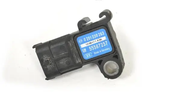 Dacia Sandero Air pressure sensor 55567257 0261230263