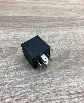 Volkswagen Golf III Other relay 191955531 72WV006