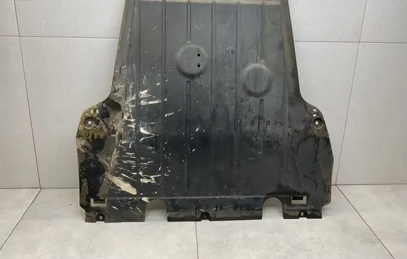 Renault Captur Engine splash shield/under tray 758903861R