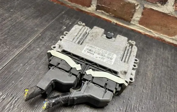 Ford Fiesta Engine control unit/module ECU D1BA12A650BF C1BA12B684EA 0261010991
