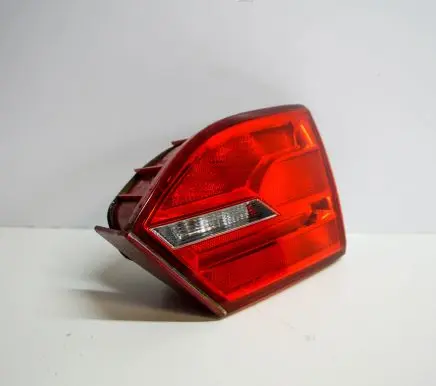 Volkswagen Jetta VI Tailgate rear/tail lights 5C6945260