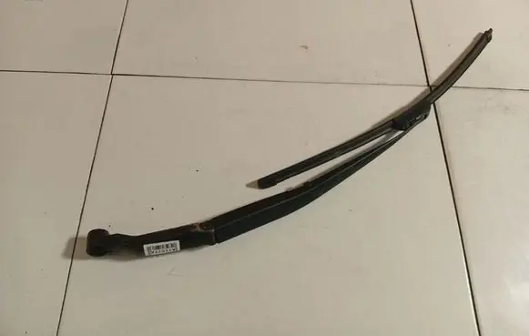Subaru Legacy Front wiper blade arm 16622