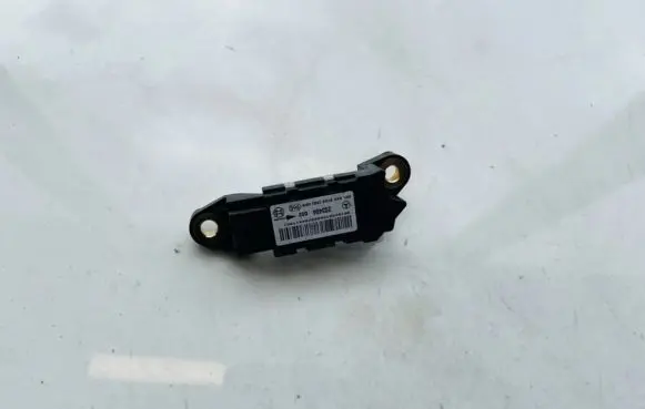 Mercedes-Benz C W203 Airbag deployment crash/impact sensor 0018209126