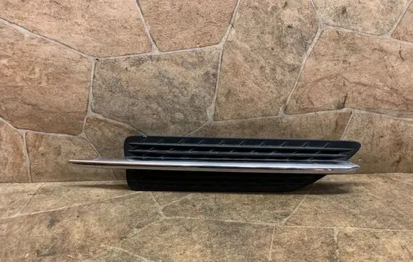 Mercedes-Benz SLK R172 Fender trim (molding) A1726900479