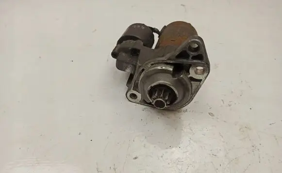 Volkswagen Golf IV Starter motor