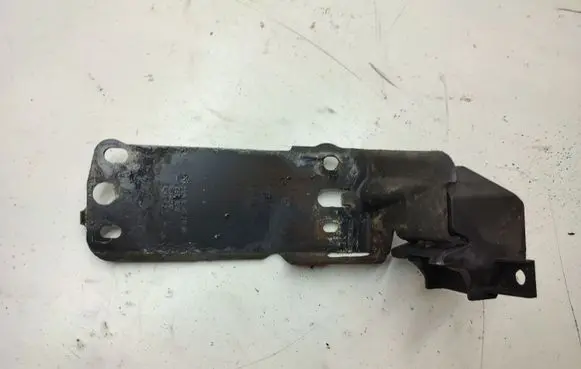 BMW 3 E90 E91 Radiator support slam panel bracket 7117811