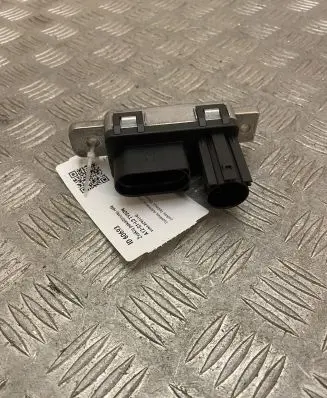 Volvo XC90 Glow plug pre-heat relay 31459300