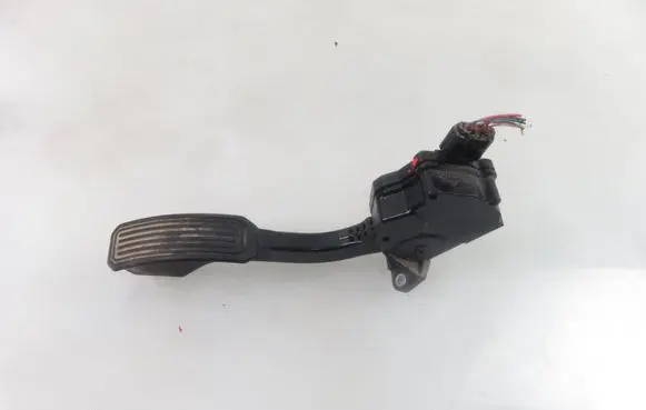Toyota Auris 150 Accelerator throttle pedal 1988007310 7811012010