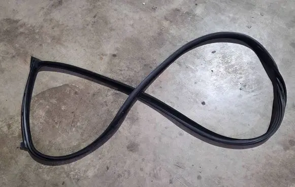 BMW 6 F06 Gran coupe Rubber seal front door (on door) 7275297