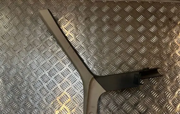 Audi 80 90 B3 (D)pillar trim (top) 893867242A